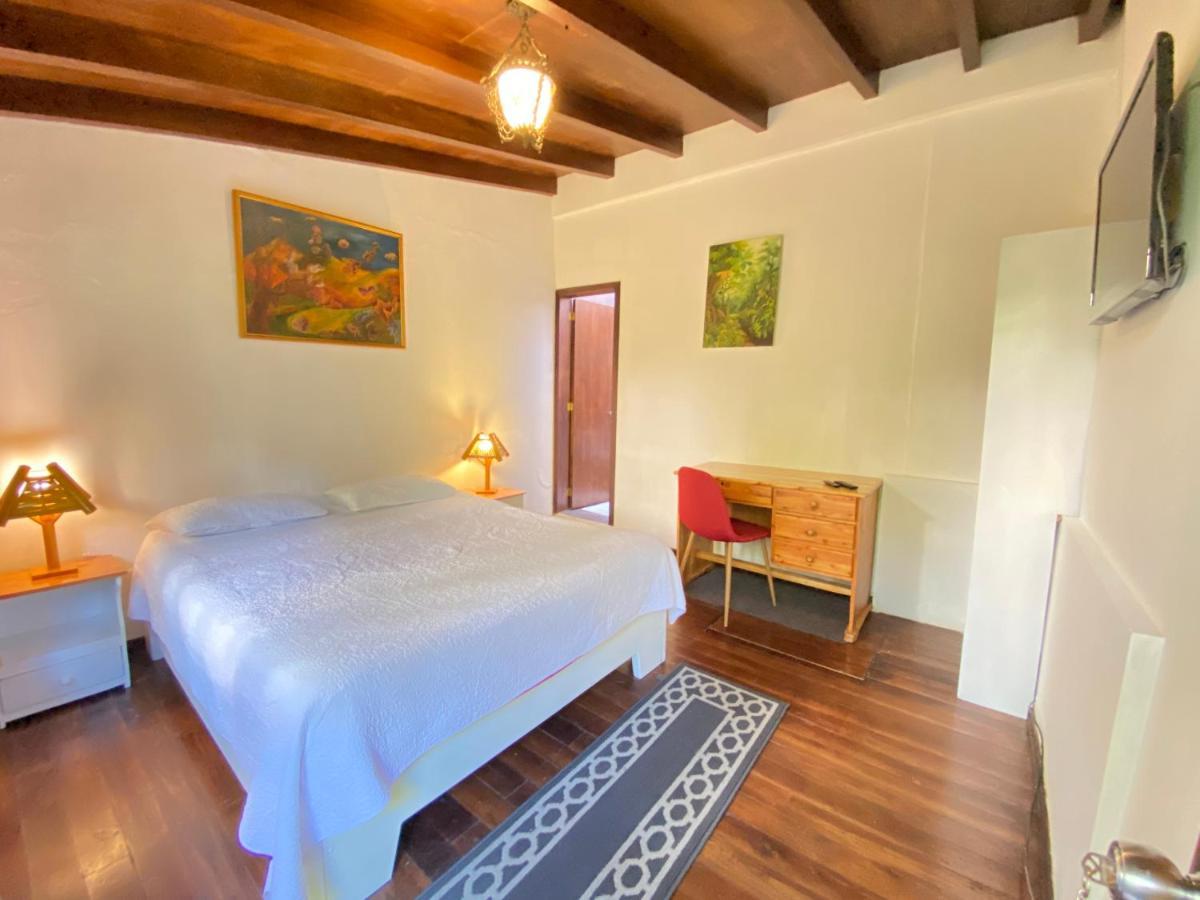 Hostal Alcala Кито Экстерьер фото