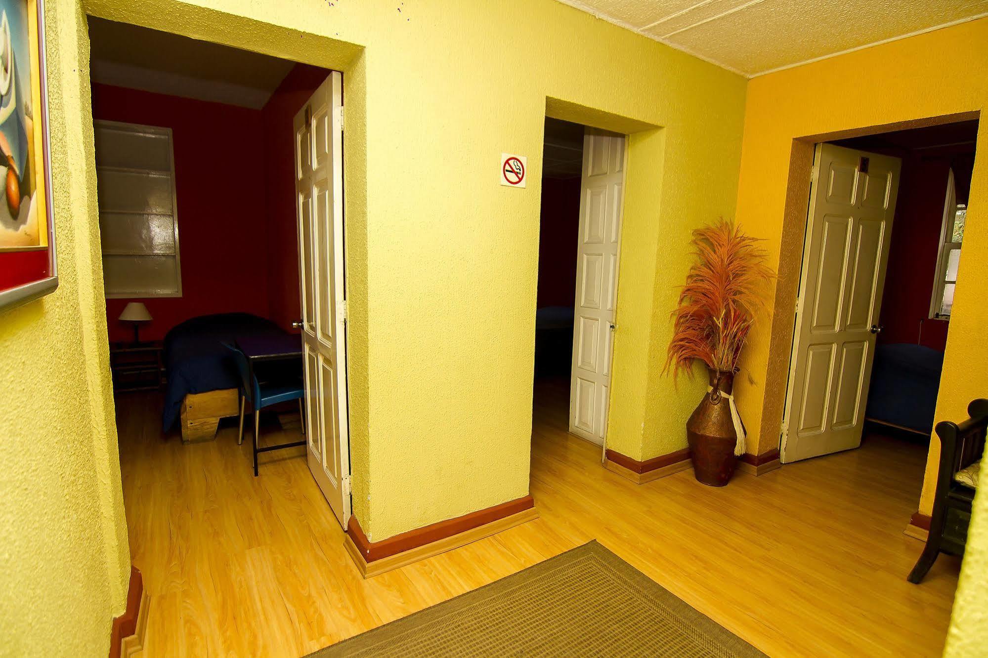Hostal Alcala Кито Экстерьер фото