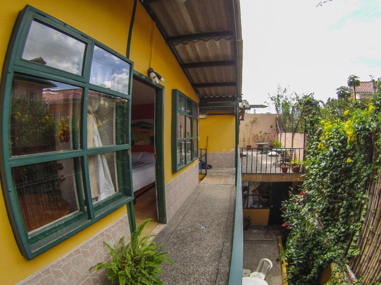Hostal Alcala Кито Экстерьер фото